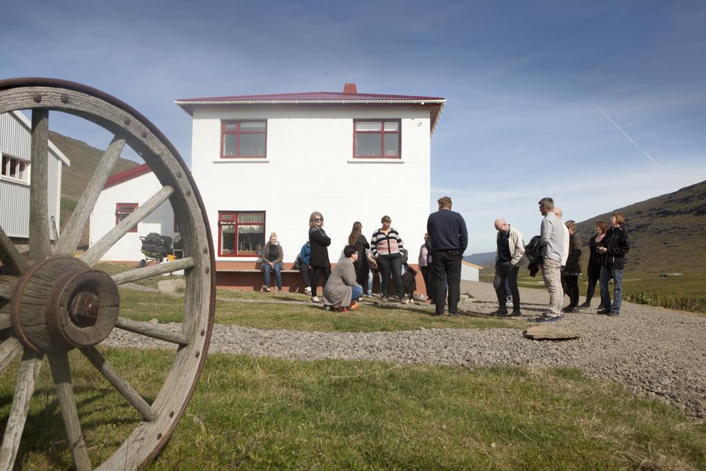 Отель Wilderness Center / Obyggthasetur Islands Экстерьер фото